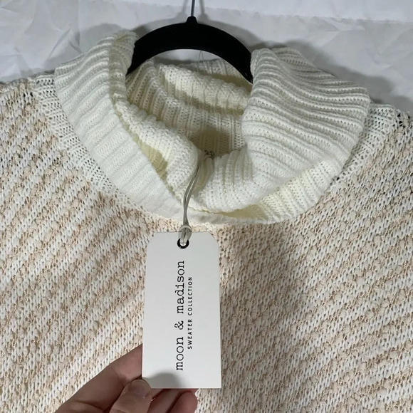 Moon & Madison Sweater Women’s XS Cream White Turtle Neck Oversized Pullover - Picture 2 of 10